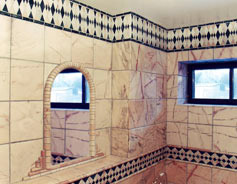 Мраморный орнамент в ванной комнате