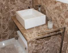 Мраморная столешница для раковины в ванной