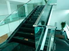Гранитная лестница на фабрике Палитра