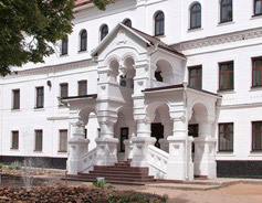 Крыльцо из гранита Николо-Сольбинского монастыря